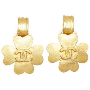 CHANEL CC Logos Clover Swing Dangle Clip-On Earrings Gold Tone 95P Auth w/Box